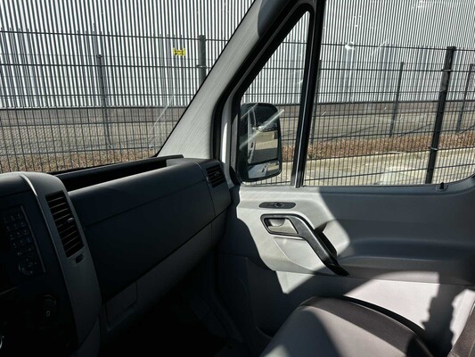 Volkswagen Crafter 35 2.0 TDI (DUBBEL CABIN) 163pk 2016 7-persoons, VFK-49-B Bedrijfswagen