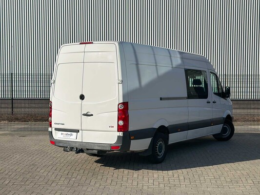 Volkswagen Crafter 35 2.0 TDI (DUBBEL CABIN) 163pk 2016 7-persoons, VFK-49-B Bedrijfswagen