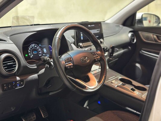 Hyundai Kona EV Fashion 64 kWh 204pk 2020 (Origineel-NL & 1e Eigenaar), K-565-JZ