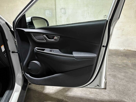 Hyundai Kona EV Fashion 64 kWh 204pk 2020 (Origineel-NL & 1e Eigenaar), K-565-JZ