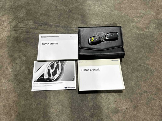 Hyundai Kona EV Fashion 64 kWh 204pk 2020 (Origineel-NL & 1e Eigenaar), K-565-JZ