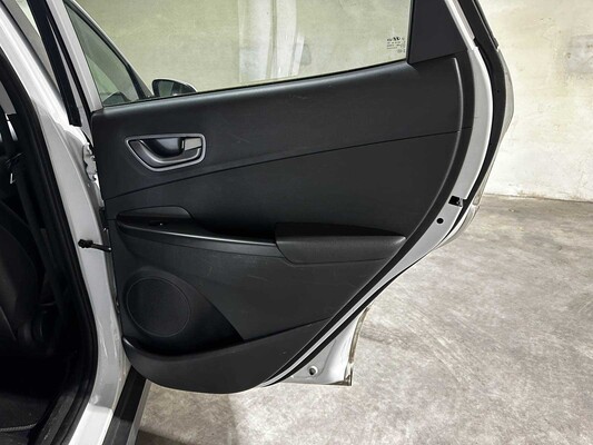 Hyundai Kona EV Fashion 64 kWh 204pk 2020 (Origineel-NL & 1e Eigenaar), K-565-JZ