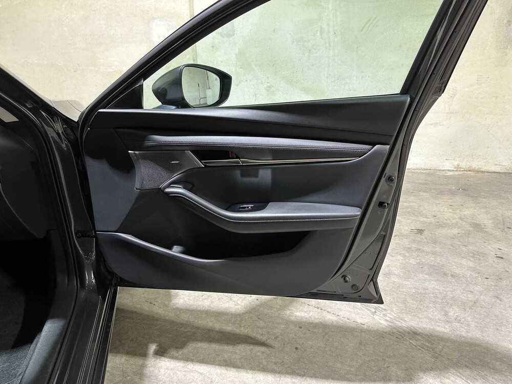 Mazda 3 2.0 e-SkyActiv-X M Hybrid 186 Luxury 186pk 2022 (Origineel-NL & 1 Eigenaar), R-001-LJ