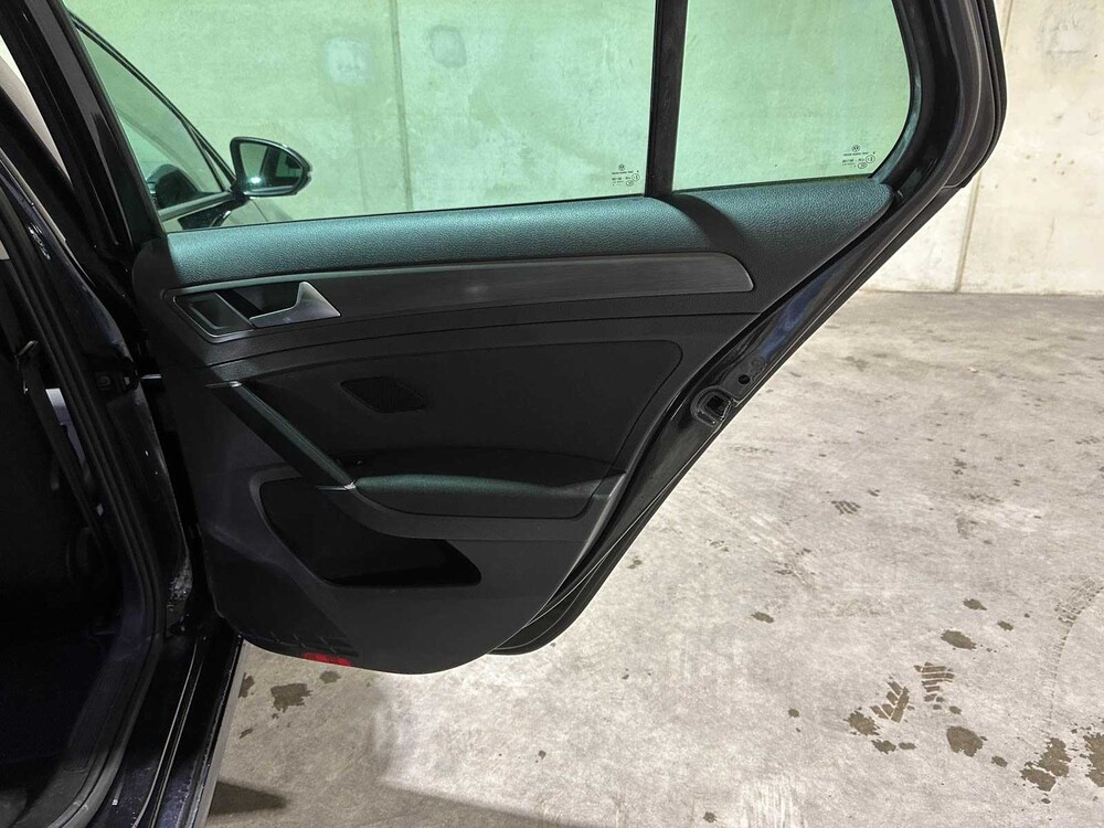 Volkswagen e-Golf 136pk 2018 (Origineel-NL), SF-488-D