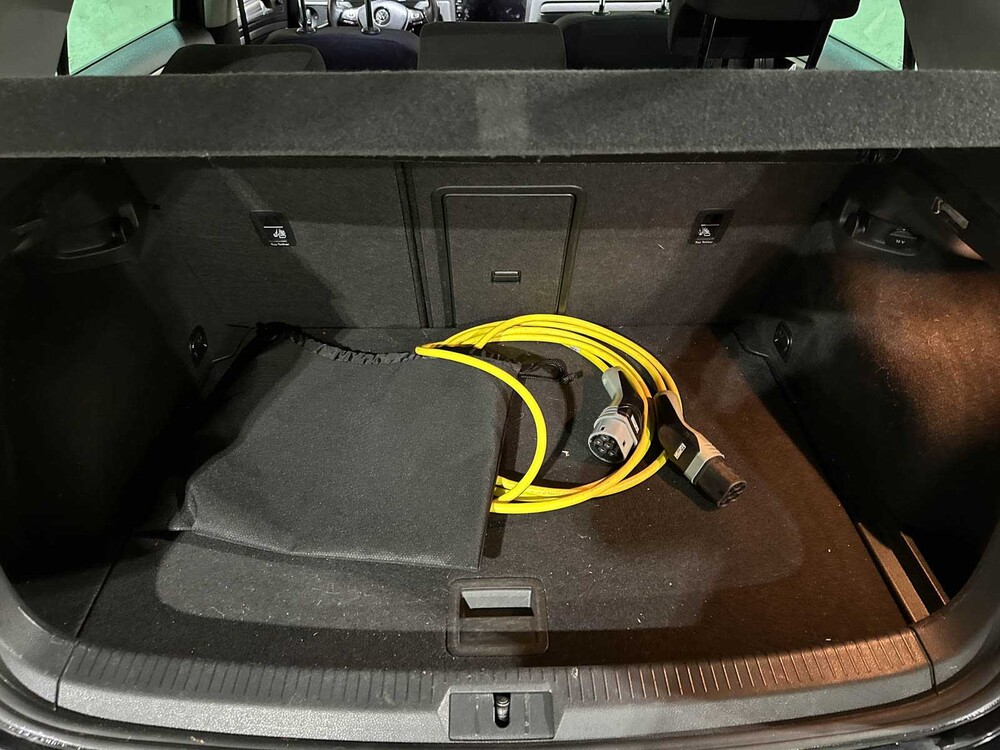 Volkswagen e-Golf 136pk 2018 (Origineel-NL), SF-488-D