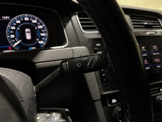 Volkswagen e-Golf 136pk 2018 (Origineel-NL), SF-488-D