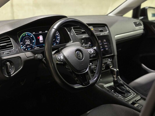 Volkswagen e-Golf 136pk 2018 (Origineel-NL), SF-488-D