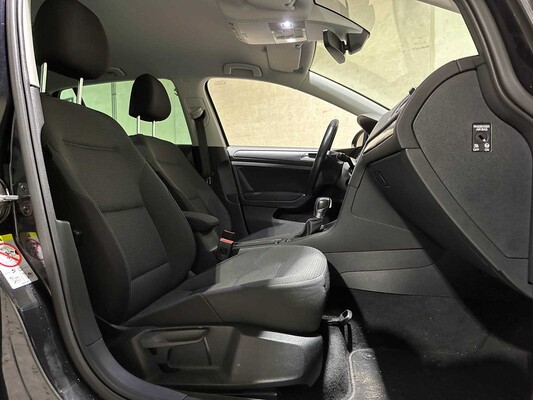 Volkswagen e-Golf 136 PS 2018 (Original-NL), SF-488-D