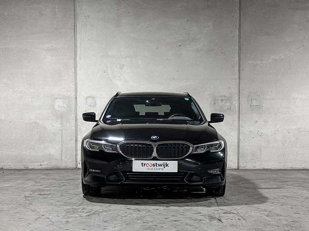 BMW 330e Touring Business Edition Plus 184pk 2021 3-serie (Origineel-NL + 1e Eigenaar) L-480-TL
