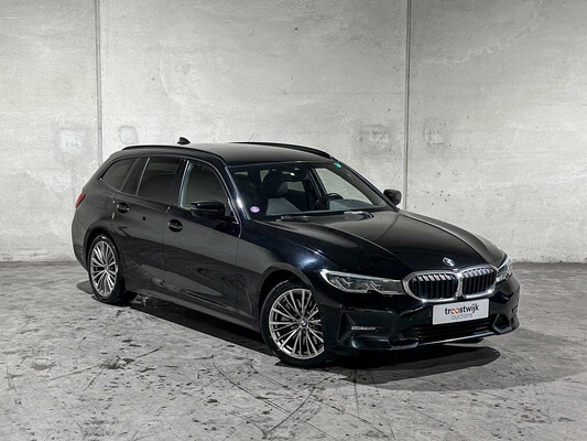 BMW 330e Touring Business Edition Plus 184pk 2021 3-serie (Origineel-NL + 1e Eigenaar) L-480-TL
