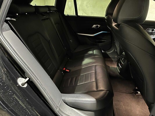 BMW 330e Touring Business Edition Plus 184pk 2021 3-serie (Origineel-NL + 1e Eigenaar) L-480-TL