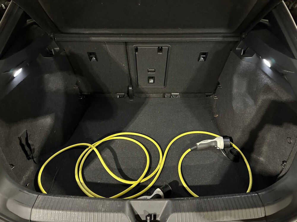 Volkswagen ID.4 First 77 kWh 204pk 2020 (Origineel-NL), K-186-JK