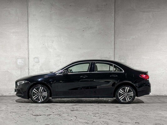 Mercedes-Benz A250 e Business Solution Luxury Limited 218pk 2020 (Origineel-NL + 1e Eigenaar) A-klasse, J-849-SG