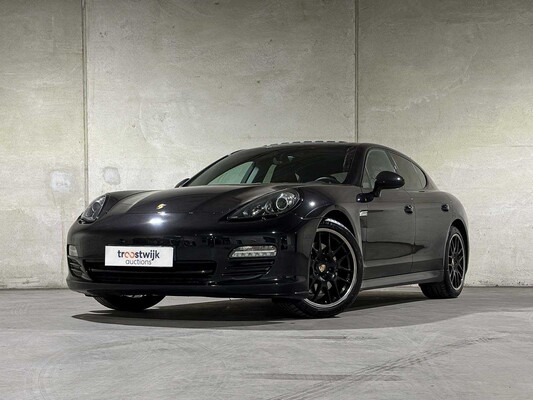Luxury, sports and classic cars te Tiel
