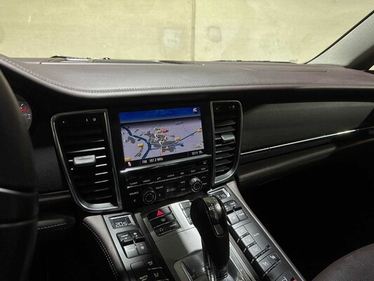 Porsche Panamera 3.6 V6 4WD 300pk 2012, G-397-TZ