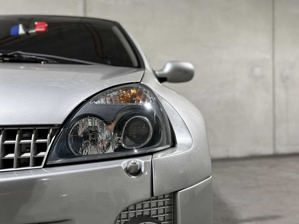 Renault Clio V6 3.0 Sport RS Phase 2 (NR 149) 255pk 2004 Youngtimer