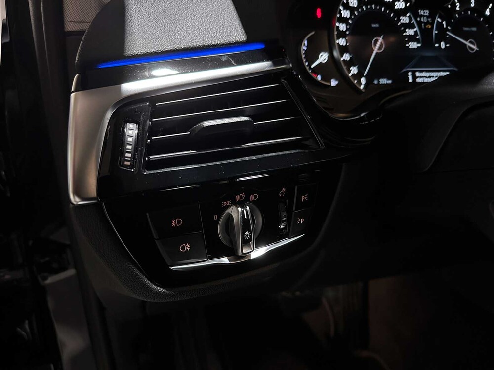 BMW 520i Touring High Executive Sport-Line 5-serie 184pk 2019, XG-208-V
