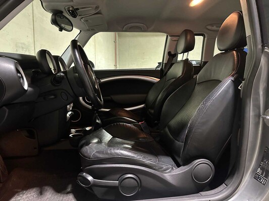 Mini Clubman Cooper S Chili 1.6 120pk 2007, 2-XKZ-91 Youngtimer