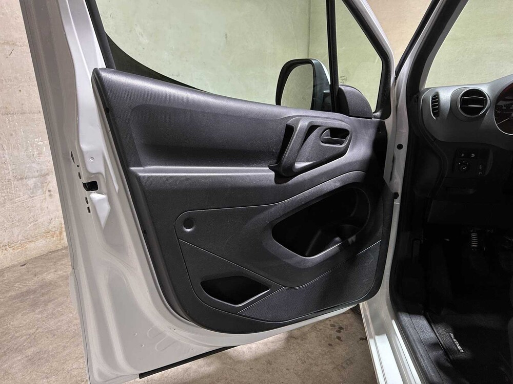 Peugeot Partner 120 1.6 BlueHDi 75 L1 Premium Pack 75pk 2018 (Origineel-NL & 1e Eigenaar), V-700-SK