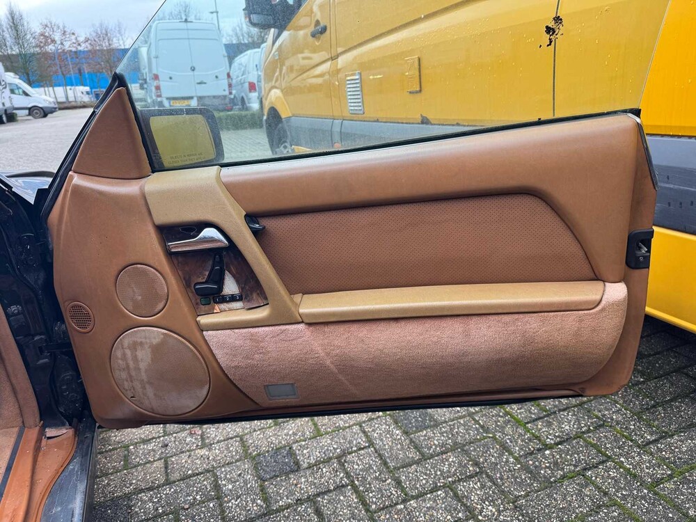 Mercedes-Benz SL500 Convertible 332PK 1992