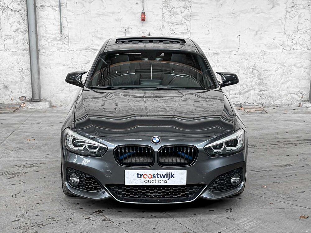BMW 118i Executive 1er 1 Serie 136 PS 2018, SR-255-Z
