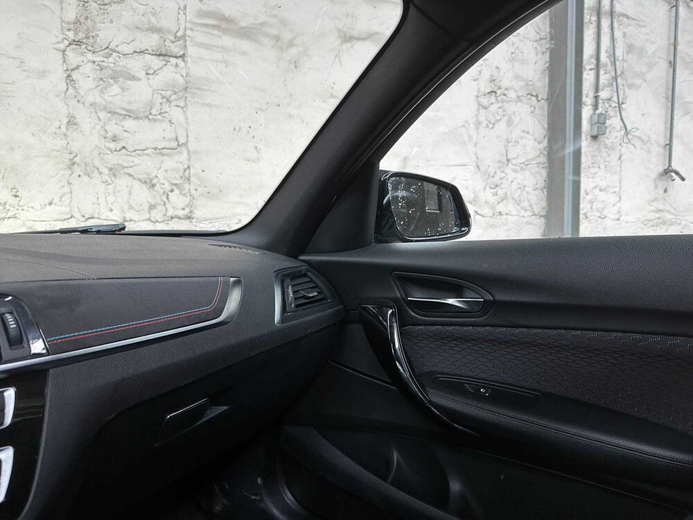 BMW 118i Executive 1er 1 Serie 136 PS 2018, SR-255-Z