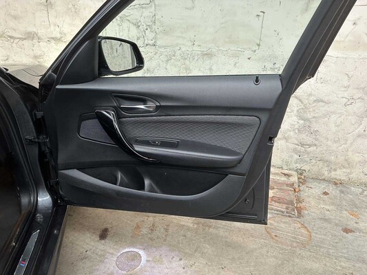 BMW 118i Executive 1er 1 Serie 136 PS 2018, SR-255-Z