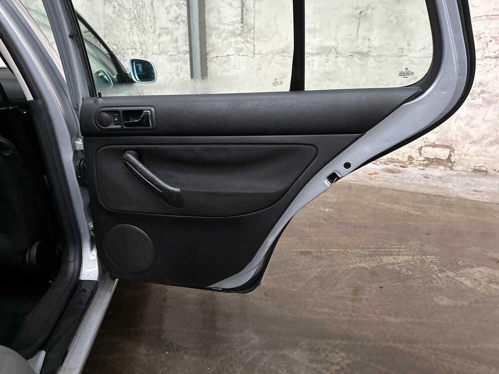 Volkswagen Golf 1,6 Trendline 101 PS 2001 AUTOMATIK, 23 PS-FX