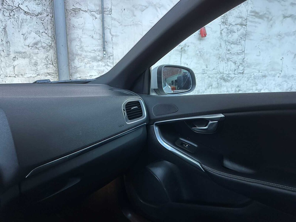 Volvo V40 1.5 T3 Polar+ Sport 152 PS 2019, G-819-BH