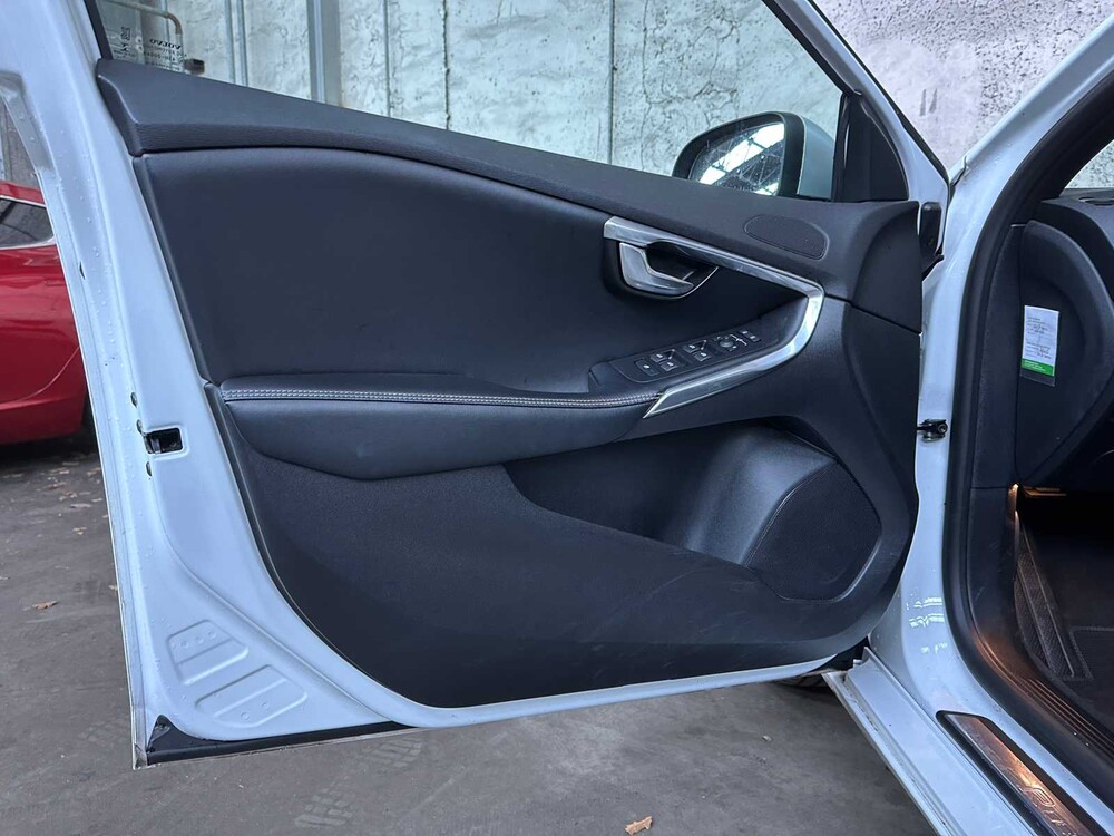 Volvo V40 1.5 T3 Polar+ Sport 152 PS 2019, G-819-BH