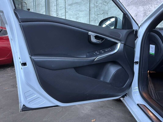 Volvo V40 1.5 T3 Polar+ Sport 152 PS 2019, G-819-BH