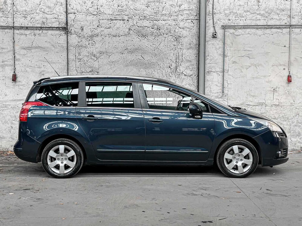 Peugeot 5008 1,6 THP Style 7p. 154 PS 2013, 3-KPS-24