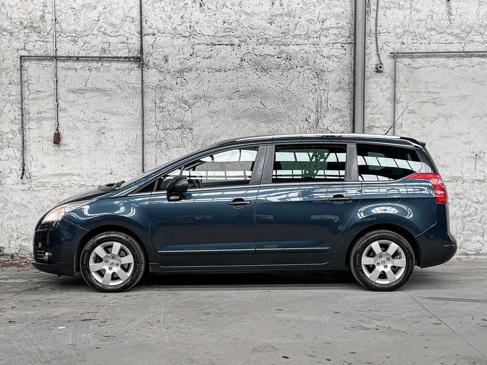Peugeot 5008 1,6 THP Style 7p. 154 PS 2013, 3-KPS-24