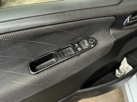 Peugeot 207 1.4 VTi XS Pack 95PS 2007, 43-SRF-3