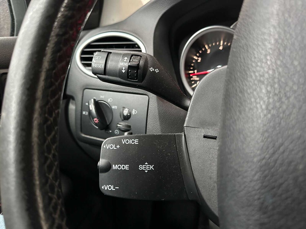 Ford Focus Kombi 1.8 Limited Flex.F. 123 PS 2011, 96-NZR-8