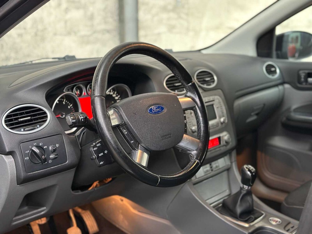 Ford Focus Kombi 1.8 Limited Flex.F. 123 PS 2011, 96-NZR-8