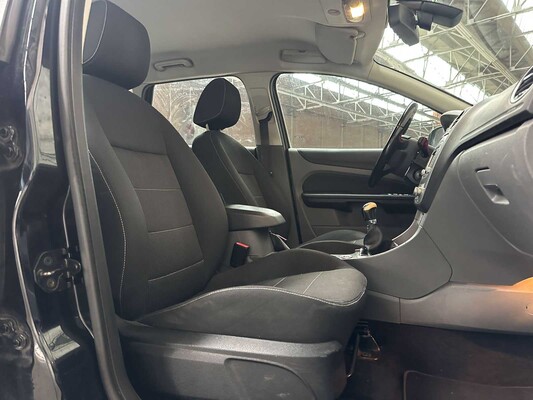 Ford Focus Kombi 1.8 Limited Flex.F. 123 PS 2011, 96-NZR-8