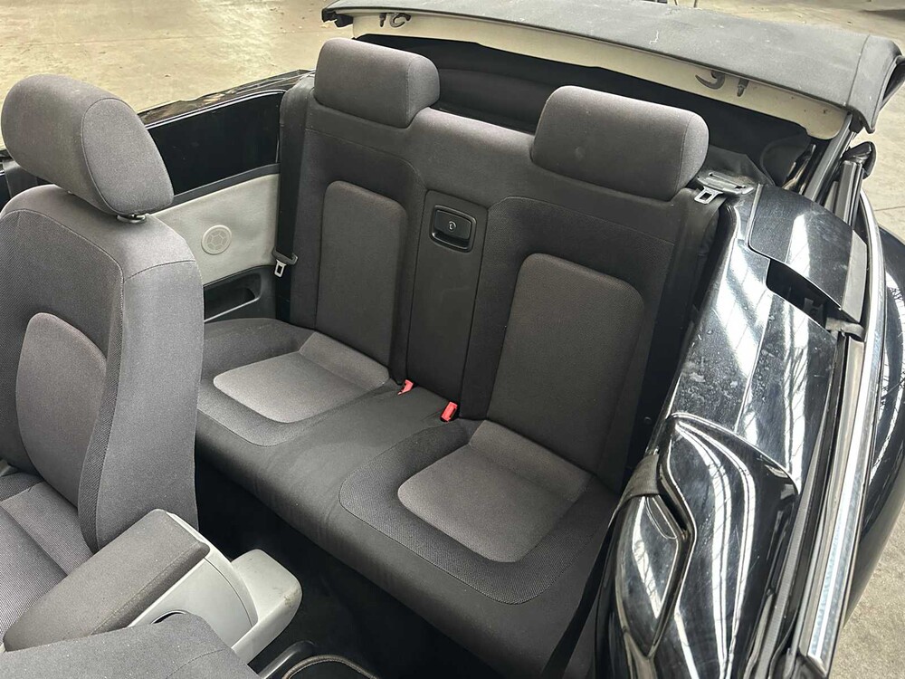 Volkswagen Neuer Käfer Cabriolet 1,4 Turin 75 PS 2003, TH-271-J