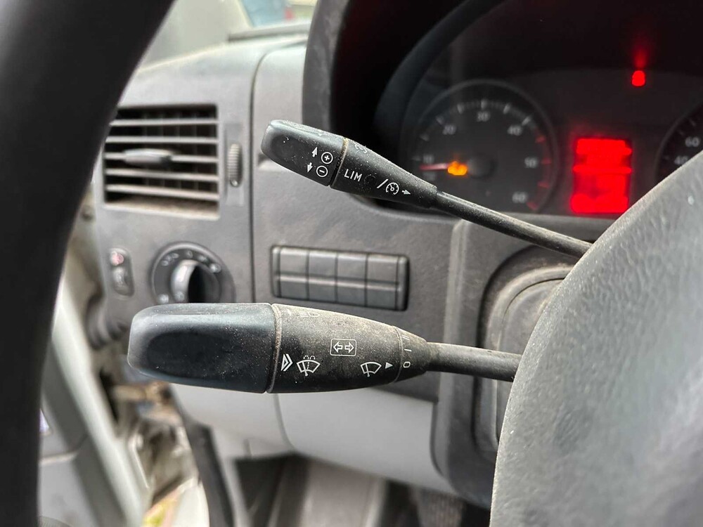 Volkswagen Crafter 35 2,5 TDI L2H2 109 PS 2010, 7-VJR-93