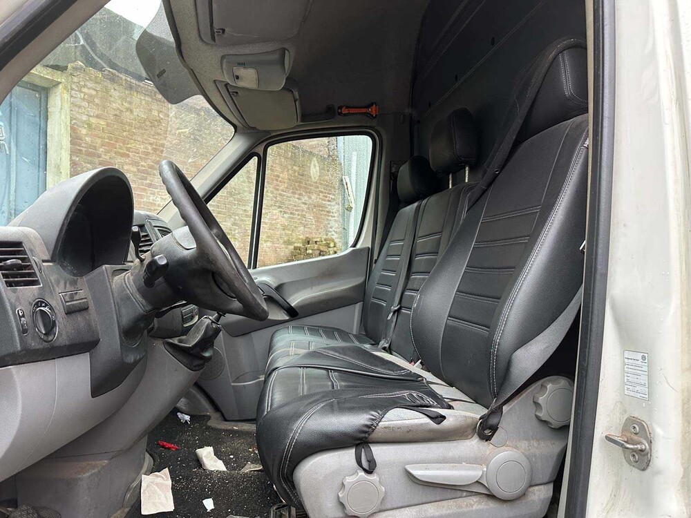 Volkswagen Crafter 35 2,5 TDI L2H2 109 PS 2010, 7-VJR-93