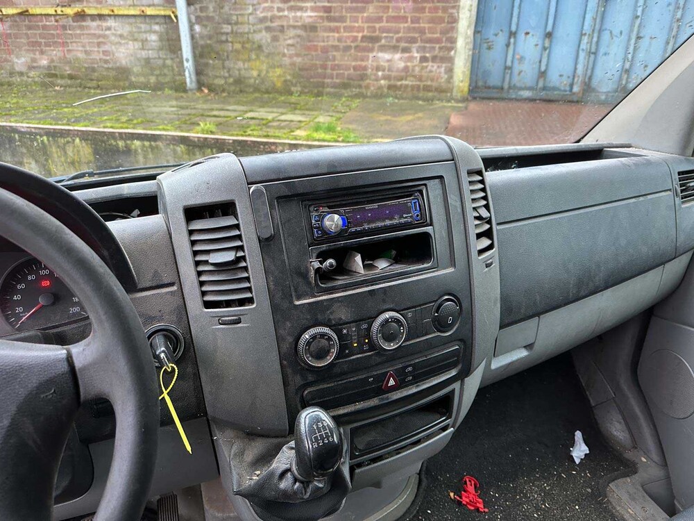 Volkswagen Crafter 35 2,5 TDI L2H2 109 PS 2010, 7-VJR-93