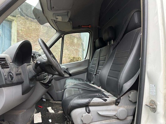 Volkswagen Crafter 35 2,5 TDI L2H2 109 PS 2010, 7-VJR-93