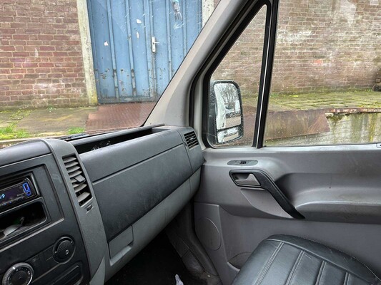 Volkswagen Crafter 35 2,5 TDI L2H2 109 PS 2010, 7-VJR-93