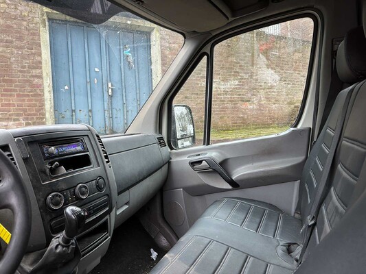 Volkswagen Crafter 35 2,5 TDI L2H2 109 PS 2010, 7-VJR-93