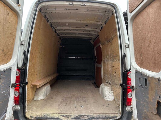Volkswagen Crafter 35 2,5 TDI L2H2 109 PS 2010, 7-VJR-93