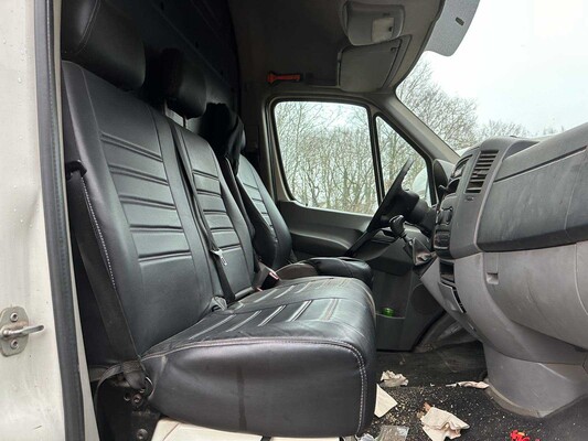 Volkswagen Crafter 35 2,5 TDI L2H2 109 PS 2010, 7-VJR-93