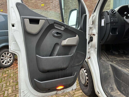 Renault Master T35 2,3 dCi L2H3 Eco 125 PS 2013, VD-911-L