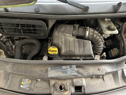 Opel Vivaro 2.0 CDTI L2H1 89 PS 2011, 5-VRS-69