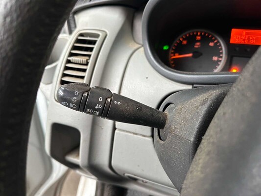 Opel Vivaro 2.0 CDTI L2H1 89 PS 2011, 5-VRS-69