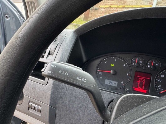 Volkswagen Transporter 2.5 TDI 340 172pk 2005 DSG 